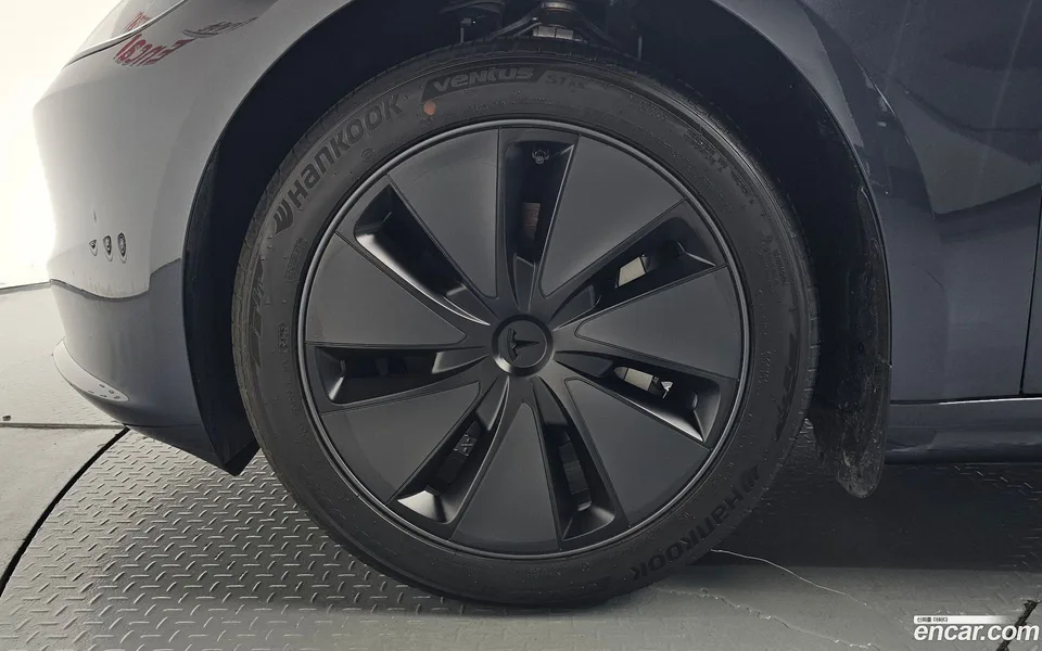 Tesla Model 3 RWD 2026 — thumbnail 2