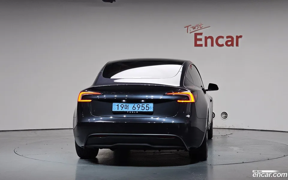 Tesla Model 3 RWD 2026 — thumbnail 4