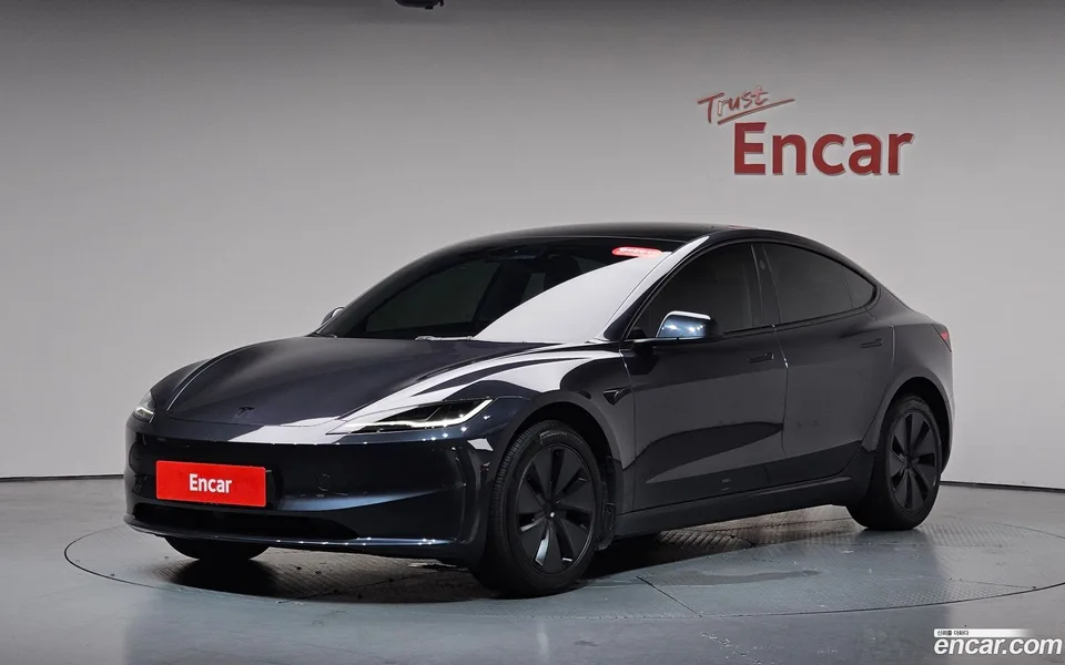 Tesla Model 3 RWD 2026 — photo 1, buy with delivery to Moscow