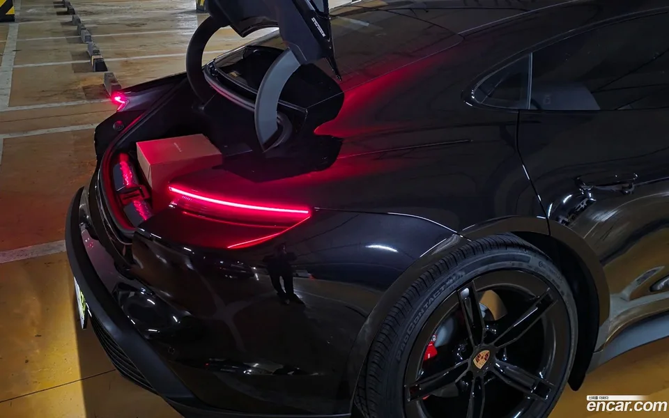 Porsche Taycan 4S 2025 — thumbnail 3