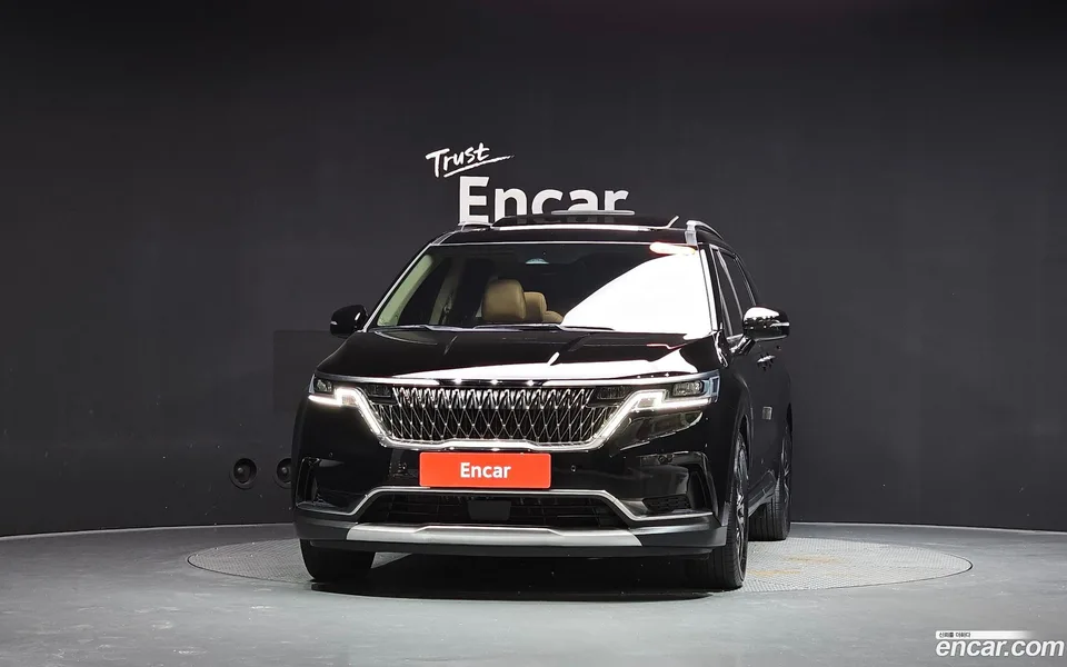 Kia Carnival 9 2023 — thumbnail 3