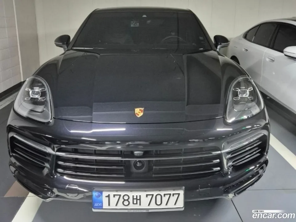Porsche Cayenne 3.0 2022 — photo 1, buy with delivery to Moscow