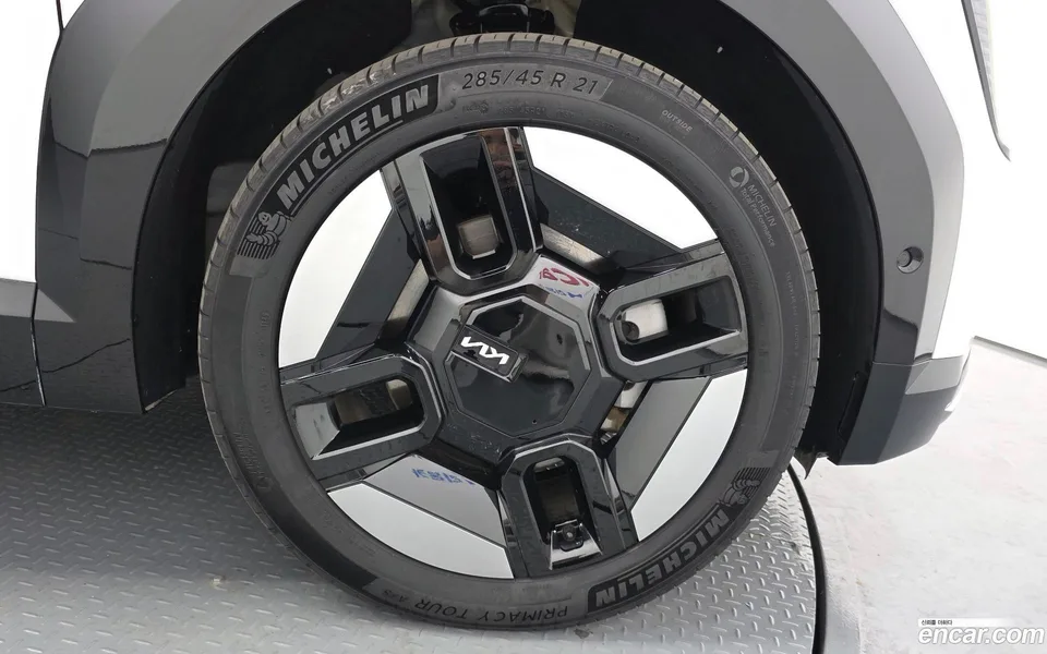 Kia EV9 4WD 2023 — thumbnail 5