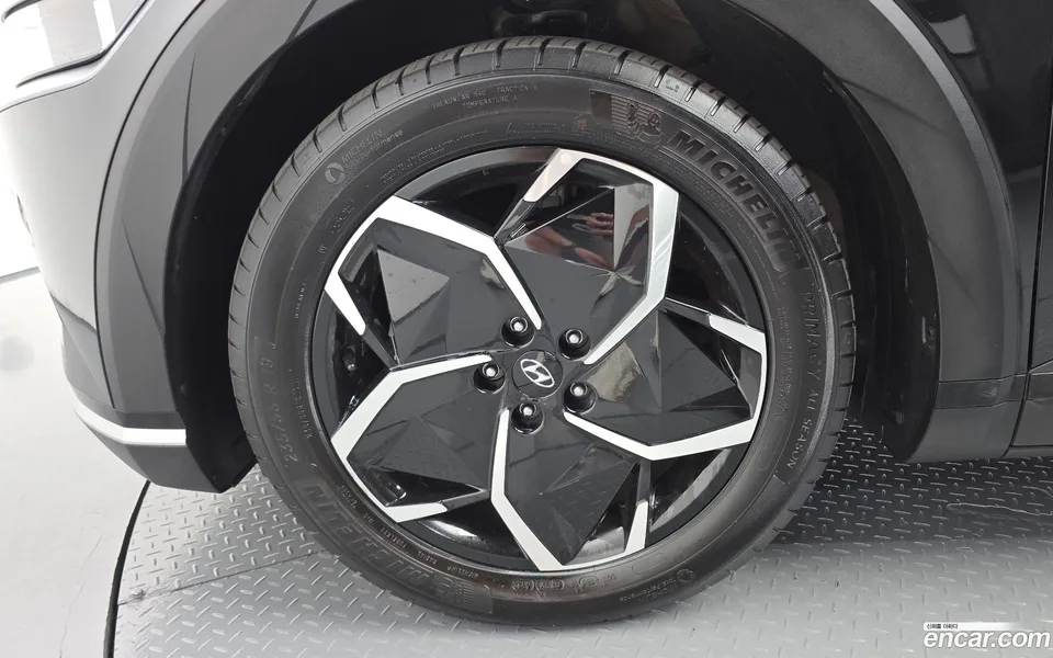 Hyundai Ioniq 5 AWD 2023 — thumbnail 2