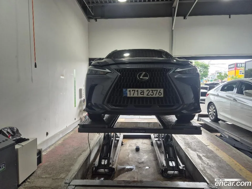 Lexus NX 350h 2026 — photo 1, buy with delivery to Moscow