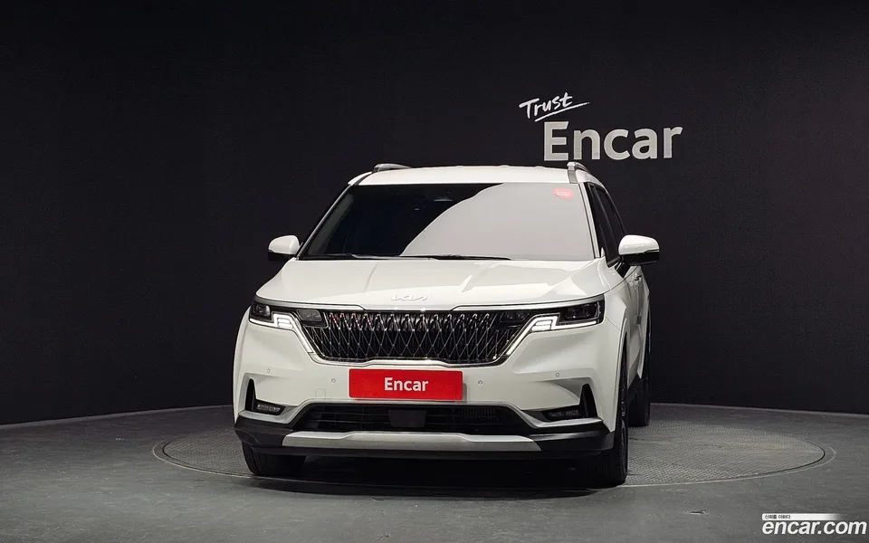 Kia Carnival 9 2023 — thumbnail 3