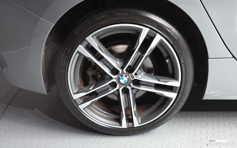 BMW 1 Series 120i M 2022 — thumbnail 5