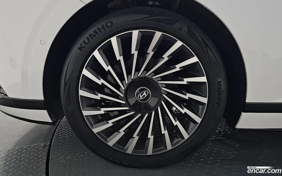 Hyundai Grandeur Hybrid 2023 — thumbnail 5