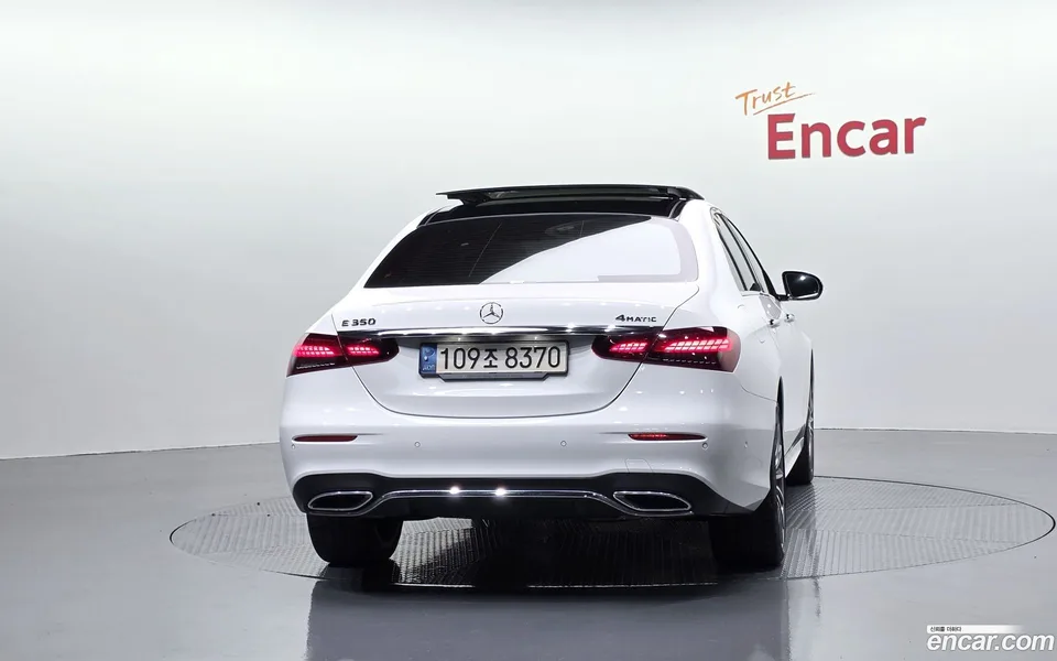Mercedes-Benz E-Class E350 4MATIC AMG Line 2022 — thumbnail 4
