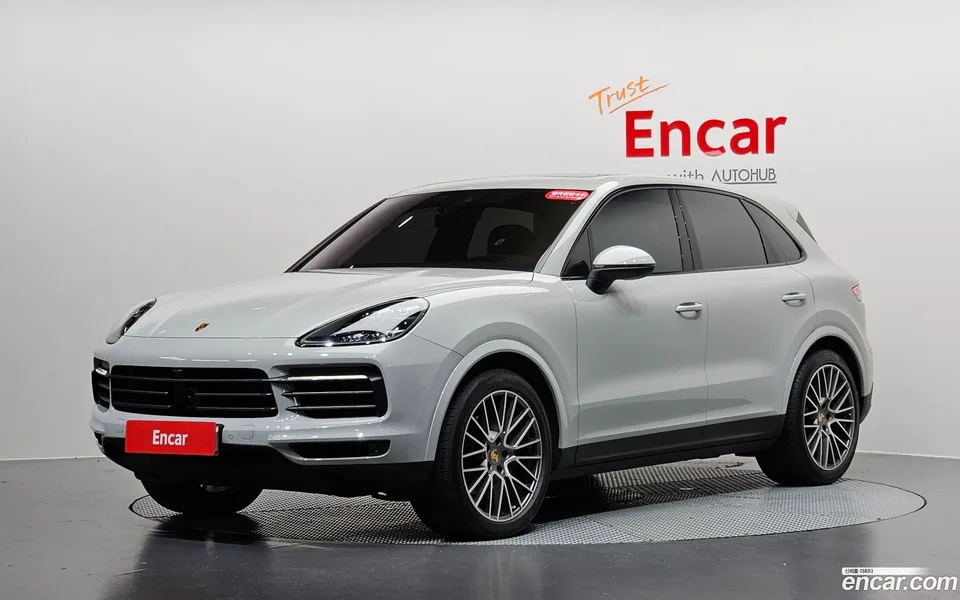Porsche Cayenne 3.0 2023 — photo 1, buy with delivery to Moscow