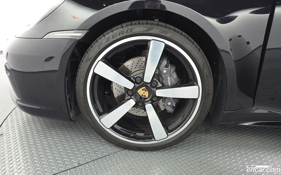 Porsche 911 (992) 4 2024 — thumbnail 5