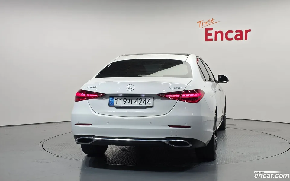 Mercedes-Benz C-Class C300 4MATIC 2023 — thumbnail 4
