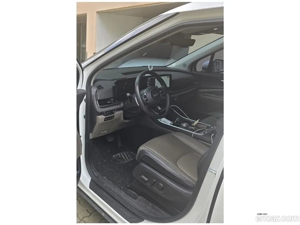 Kia Carnival HEV 9 2024 — thumbnail 2