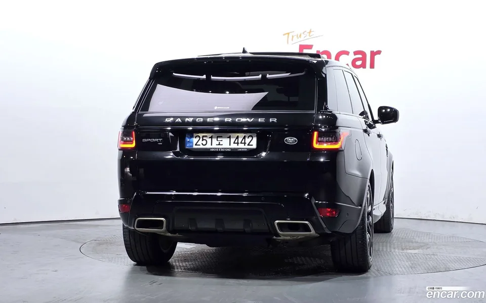 Land Rover 2 D300 HSE 2022 — thumbnail 4