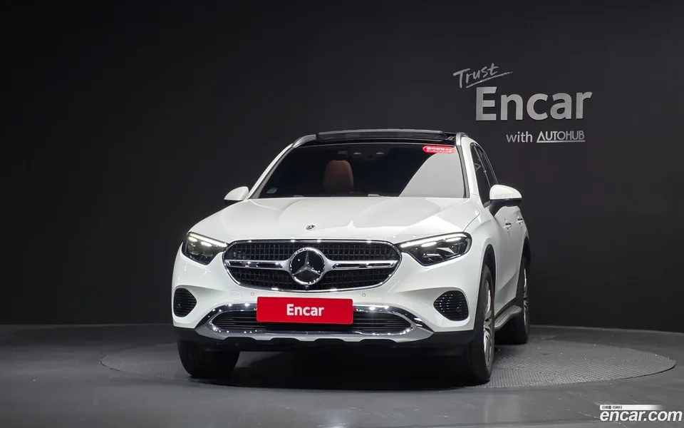 Mercedes-Benz GLC-Class GLC300 4MATIC 2025 — thumbnail 3