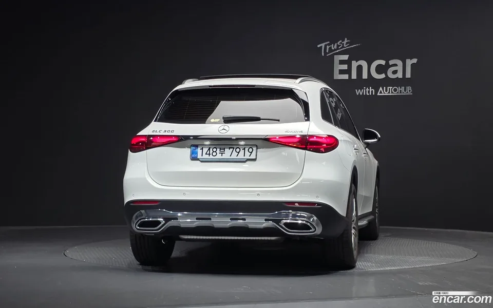 Mercedes-Benz GLC-Class GLC300 4MATIC 2025 — thumbnail 4