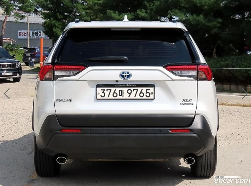 Toyota RAV4 2.5 2WD XLE 2024 — thumbnail 4