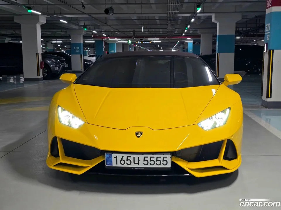 Lamborghini Huracan LP640-4 2023 — thumbnail 2