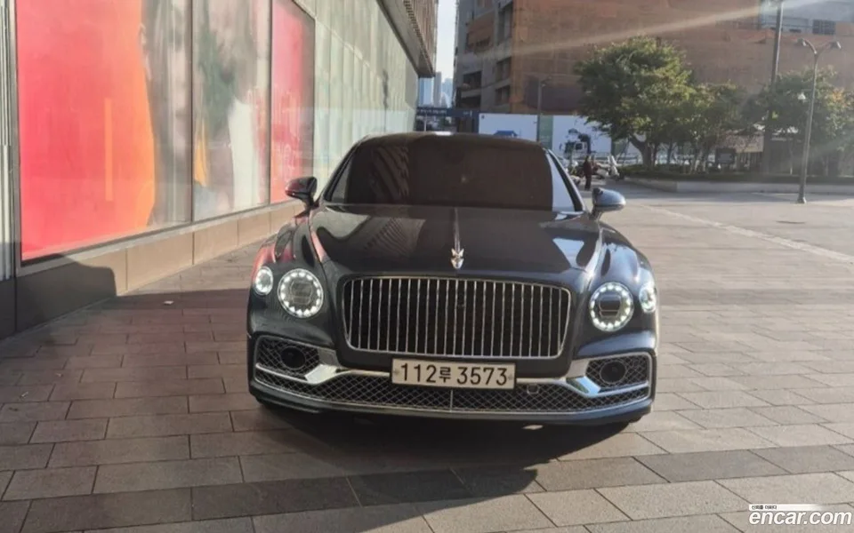 Bentley Flying Spur 4.0 2022 — photo 1, buy with delivery to Moscow