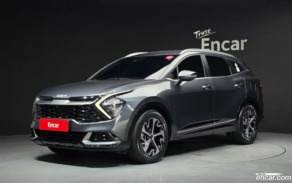 Kia Sportage Hybrid 2WD 2023 — photo 1, buy with delivery to Moscow
