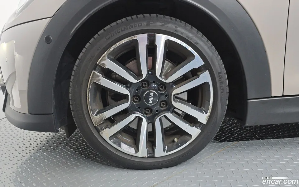 MINI Cooper S 2023 — thumbnail 2