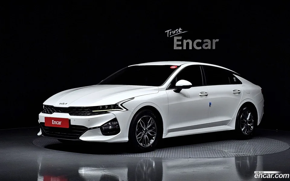 Kia K5 2.0 2022 — photo 1, buy with delivery to Moscow