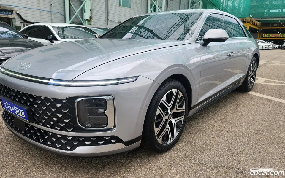 Hyundai Grandeur 2.5 2WD 2023 — photo 1, buy with delivery to Moscow