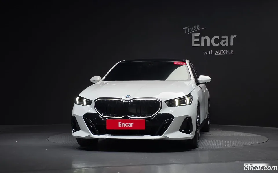 BMW 5 Series 520i M 2026 — thumbnail 3