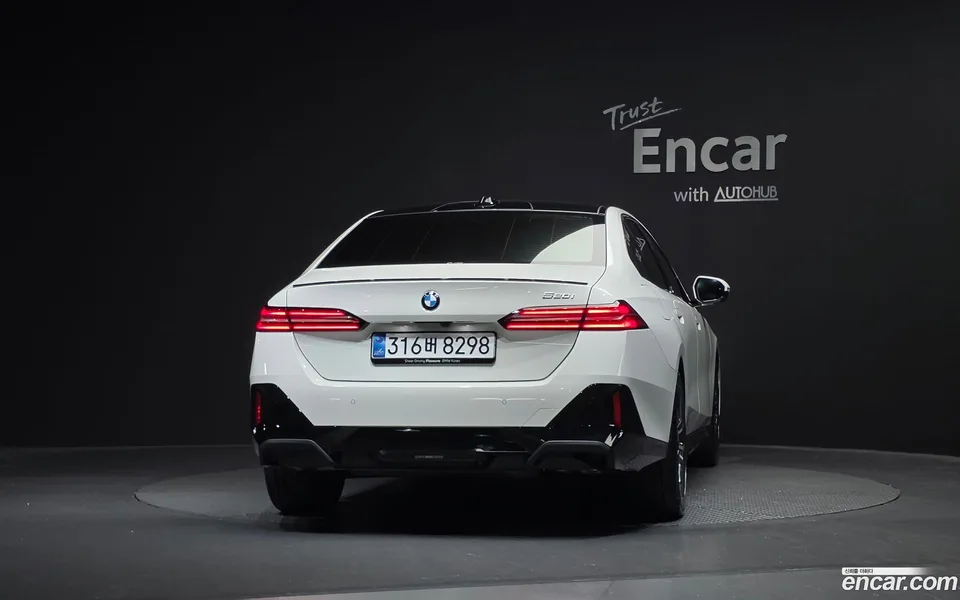 BMW 5 Series 520i M 2026 — thumbnail 4