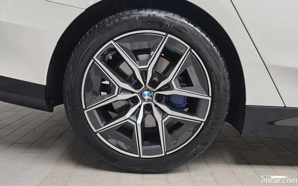 BMW 5 Series 520i M 2026 — thumbnail 5