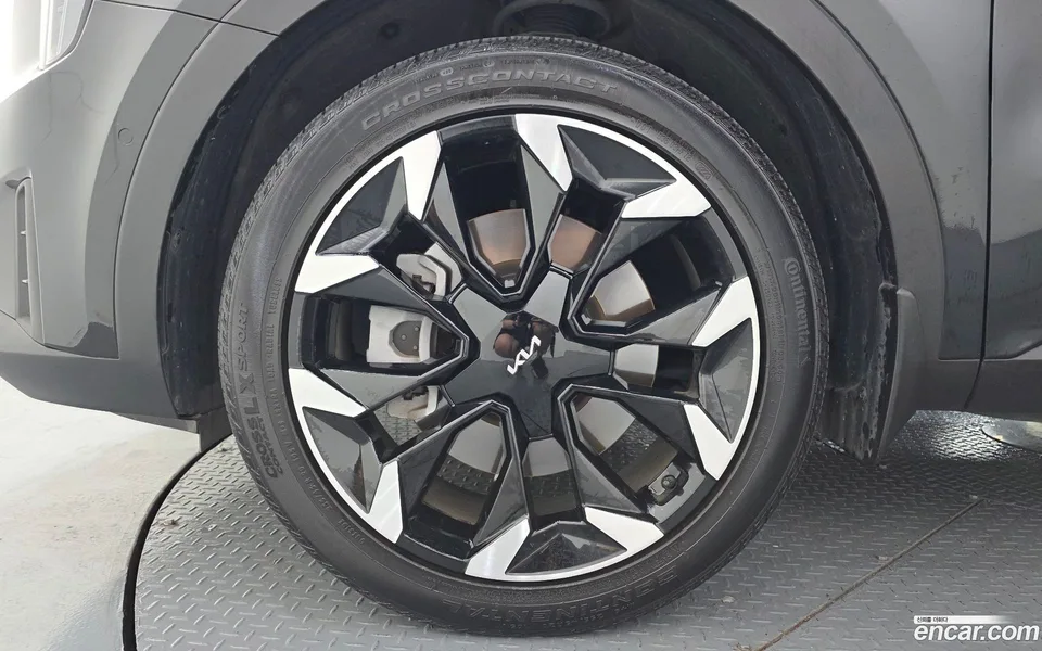 Kia Sorento 2.5T 2WD 2023 — thumbnail 2