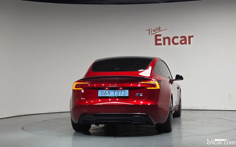 Tesla Model 3 AWD 2026 — thumbnail 4