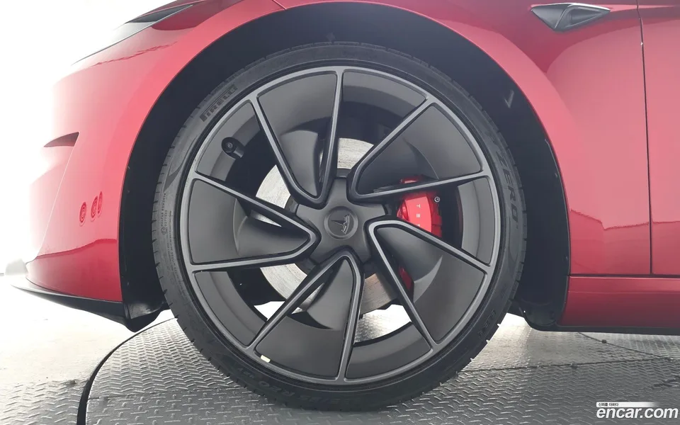 Tesla Model 3 AWD 2026 — thumbnail 5
