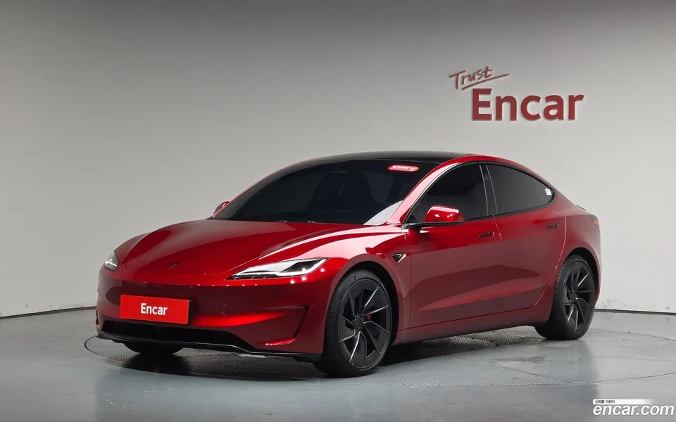 Tesla Model 3 AWD 2026 — photo 1, buy with delivery to Moscow