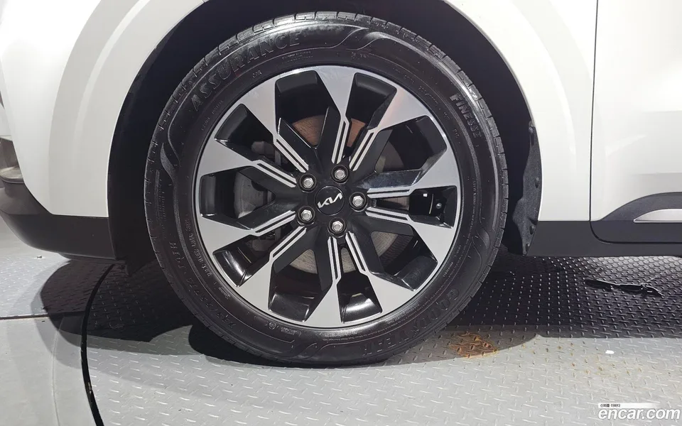Kia Carnival 9 2022 — thumbnail 2