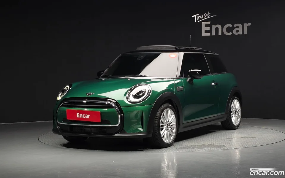 MINI Cooper 2022 — фото 1, купить с доставкой в Москву