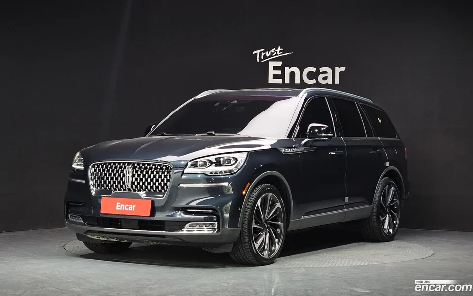 Lincoln Aviator 3.0 AWD 2022 — photo 1, buy with delivery to Moscow