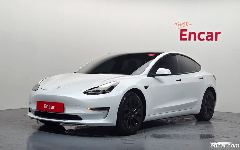 Tesla Model 3 AWD 2022 — photo 1, buy with delivery to Moscow