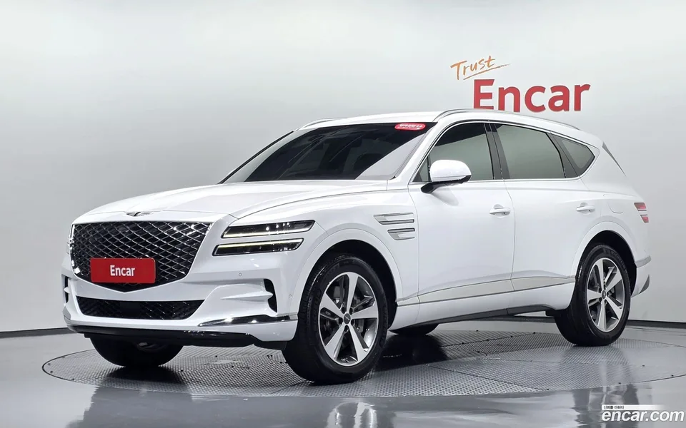 Genesis GV80 2.5T 2WD 2023 — photo 1, buy with delivery to Moscow
