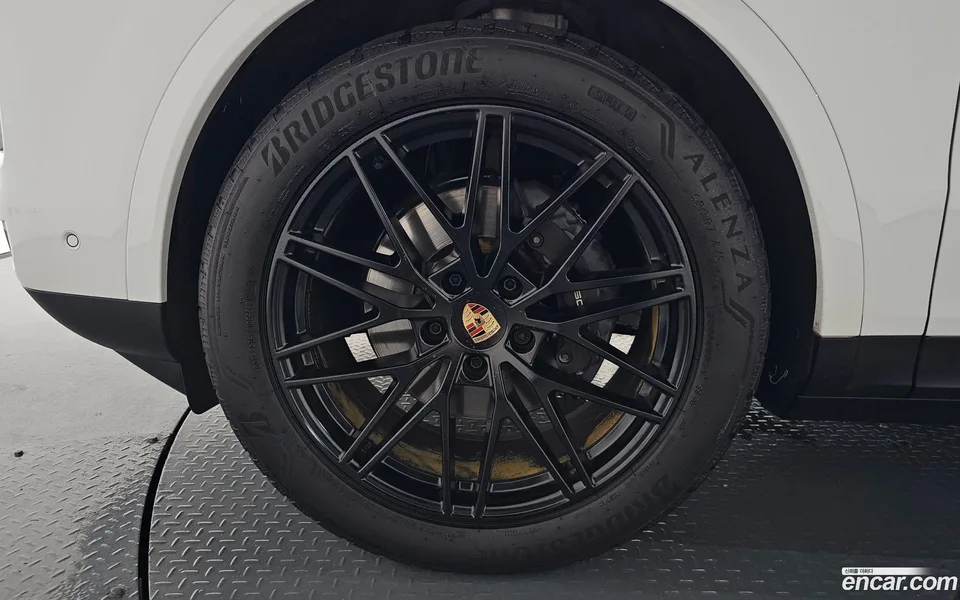Porsche Cayenne 3.0 2025 — thumbnail 2