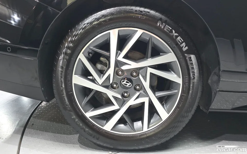 Hyundai Grandeur 2.5 2WD 2023 — thumbnail 2