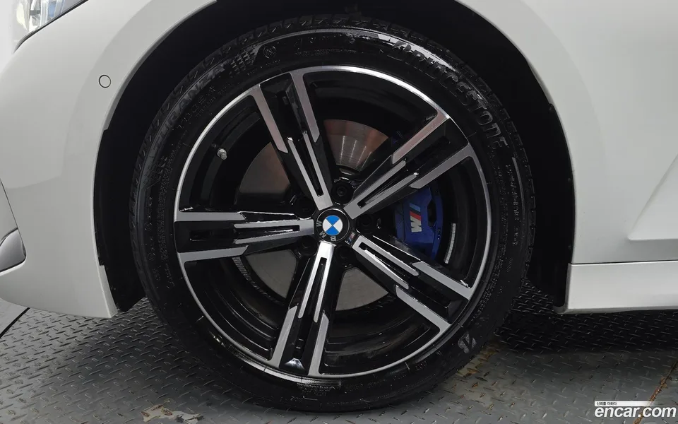 BMW 3 Series 320d M 2025 — thumbnail 5