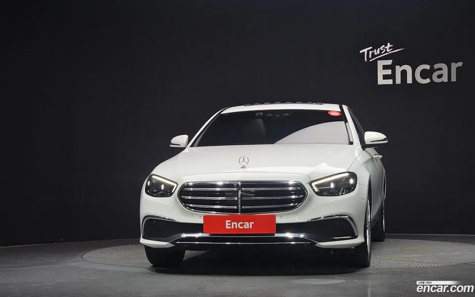 Mercedes-Benz E-Class E250 2022 — thumbnail 3
