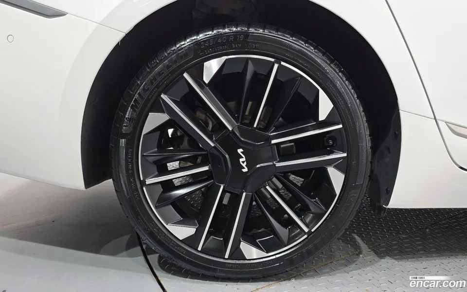 Kia K8 Hybrid 2025 — thumbnail 2