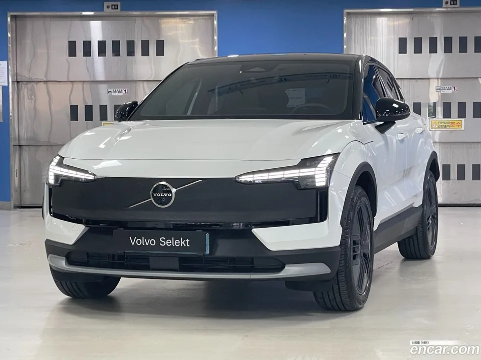 Volvo EX30 Cross Country 2025 — photo 1, buy with delivery to Moscow