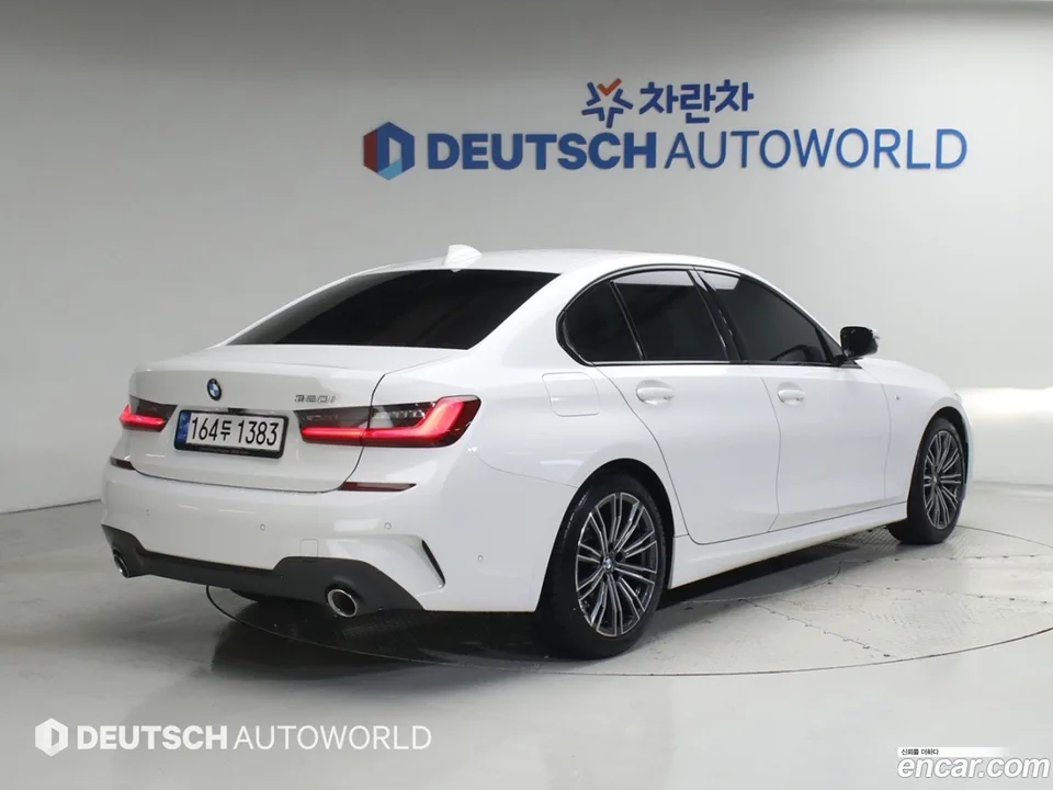 BMW 3 Series 320i M 2022 — thumbnail 2