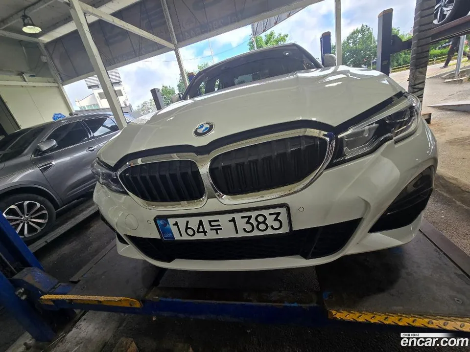 BMW 3 Series 320i M 2022 — photo 1, buy with delivery to Moscow