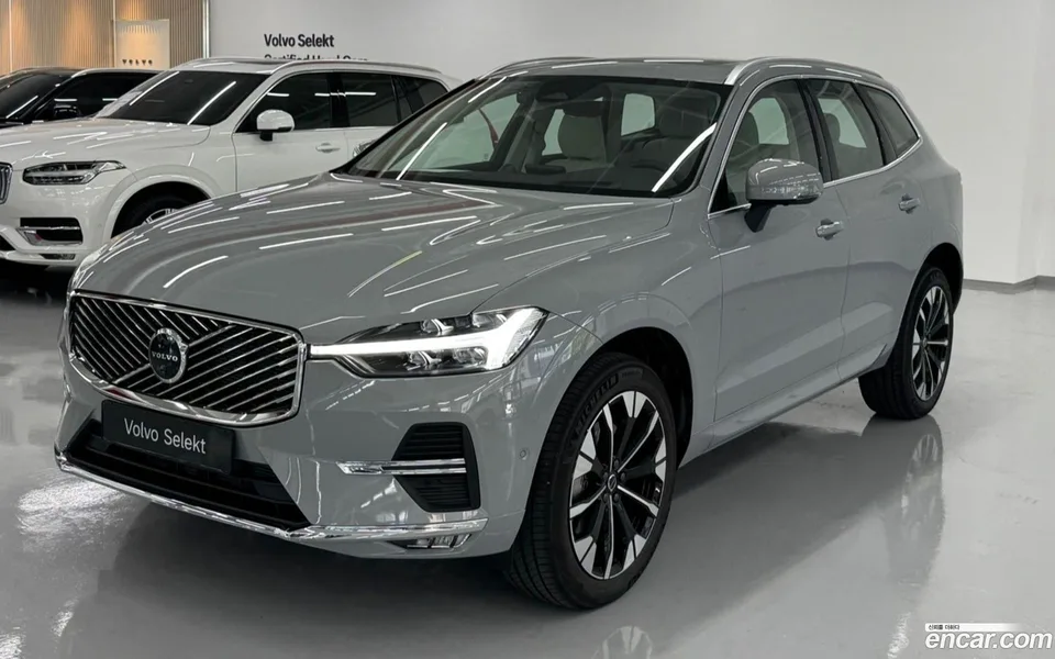 Volvo XC60 B5 2026 — photo 1, buy with delivery to Moscow