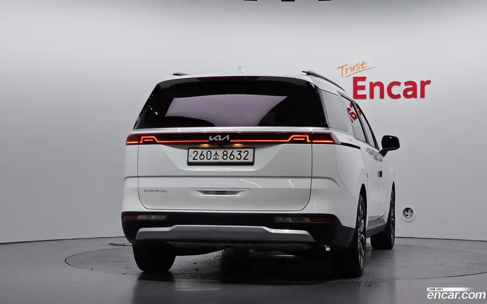 Kia Carnival 9 2023 — thumbnail 4