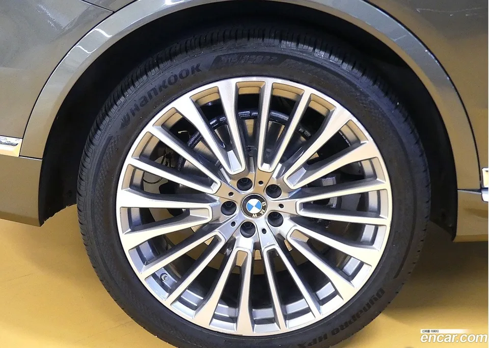 BMW X7 xDrive 40i 6 2022 — thumbnail 2